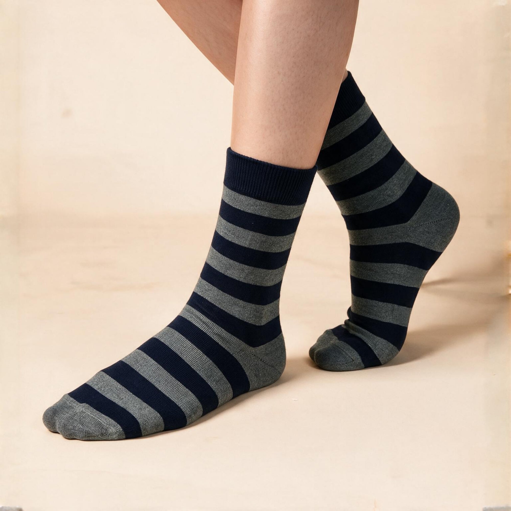 Harbor & Admiral – men's patterned crew socks in navy, Lord Walker