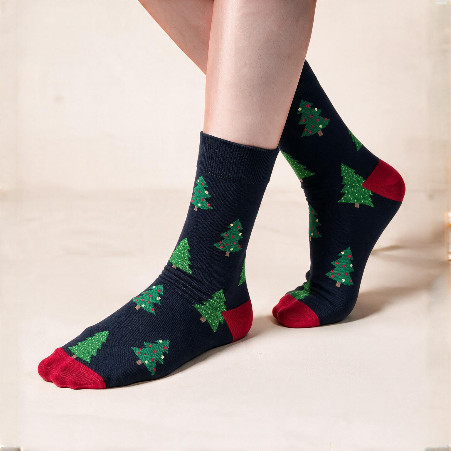 Winter Walk – Christmas crew socks in navy and light green, Lord Walker
